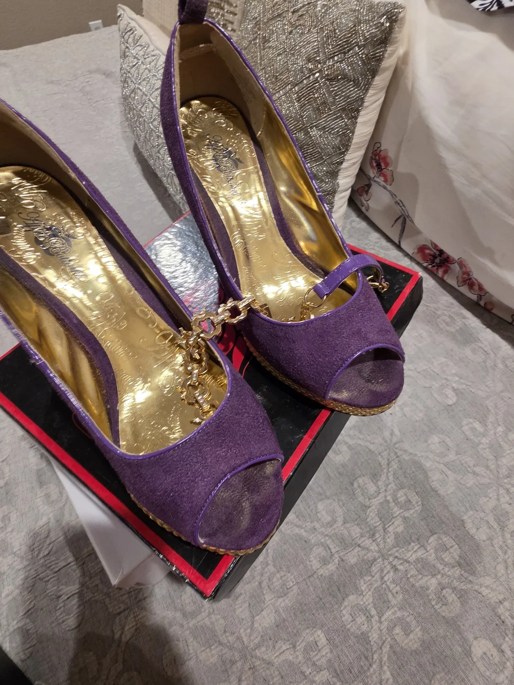 Apple Bottoms Purple Peep-Toe Platform Heels with Gold Trim